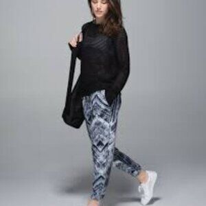 ✅ Lululemon Jet Crop Heat Wave Crop Joggers Pants Size 6 White/Black‎